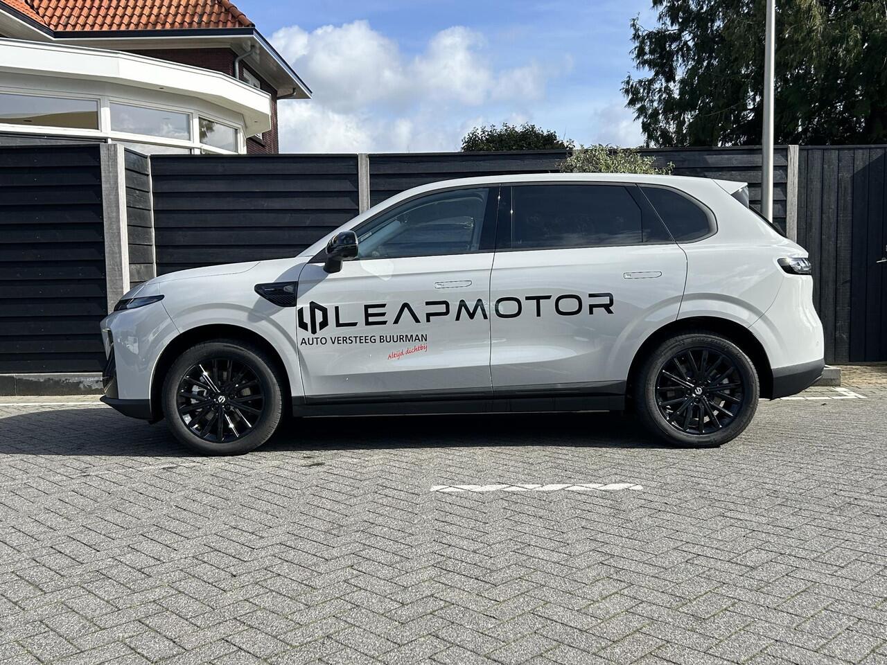 Leapmotor B10 Design ProMax 67.1 kWh 218PK Automaat Navigatie, Camera 360, Lichtmetalen velgen Black, Elektrische Achterklep, Kunstlederen bekleding, Stoel Verwarming & Ventilatie