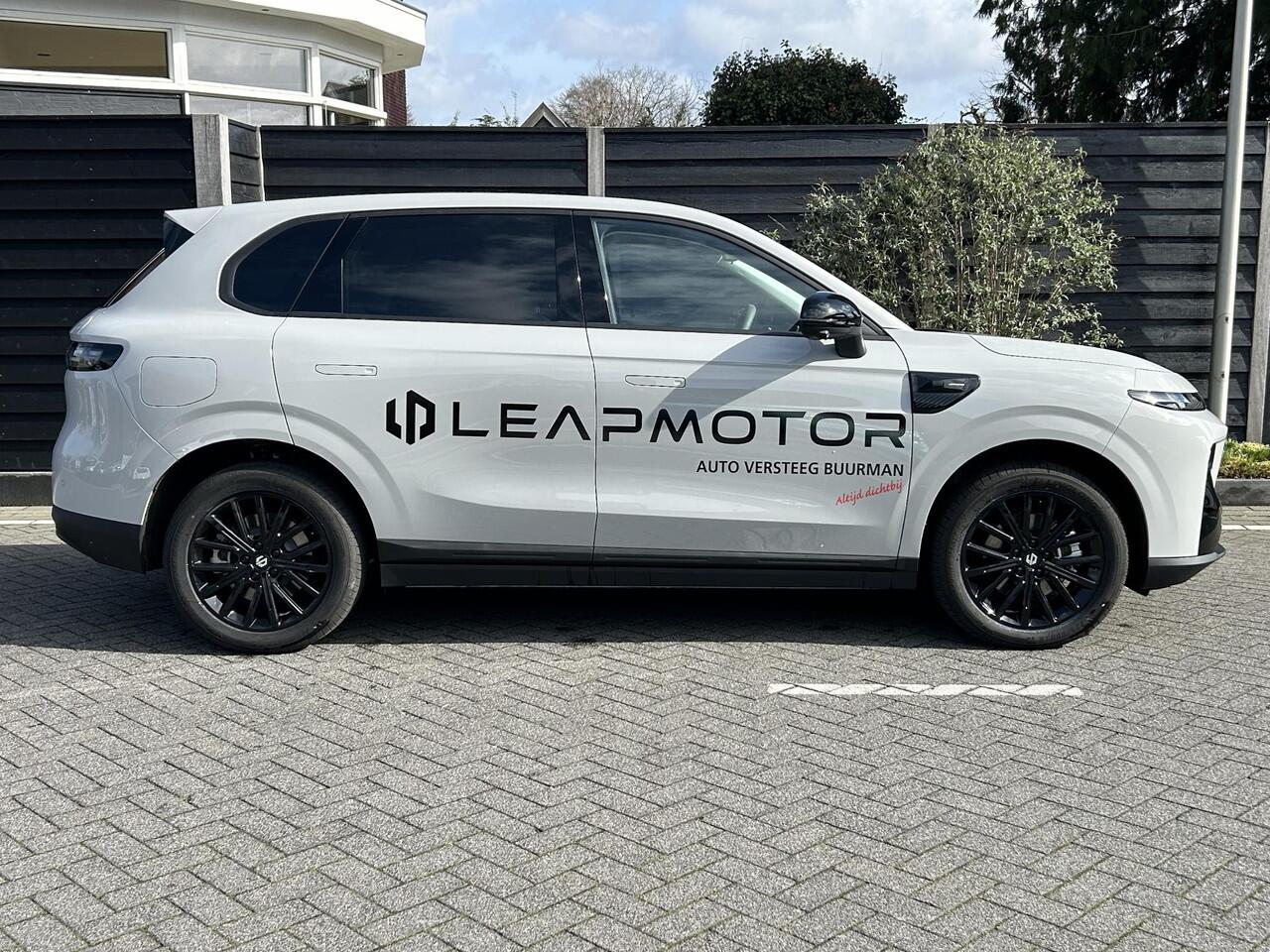 Leapmotor B10 Design ProMax 67.1 kWh 218PK Automaat Navigatie, Camera 360, Lichtmetalen velgen Black, Elektrische Achterklep, Kunstlederen bekleding, Stoel Verwarming & Ventilatie