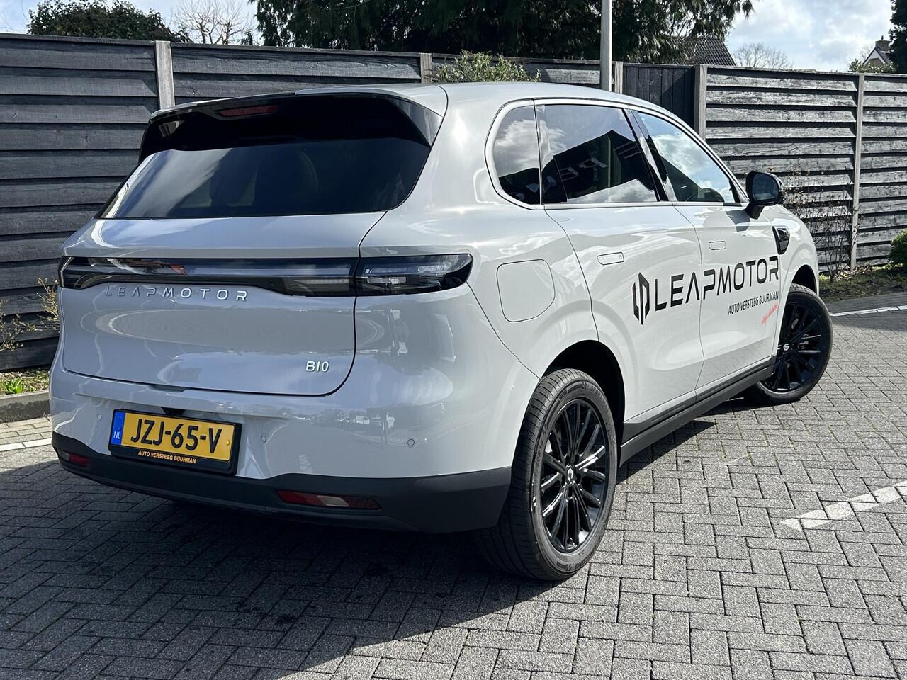Leapmotor B10 Design ProMax 67.1 kWh 218PK Automaat Navigatie, Camera 360, Lichtmetalen velgen Black, Elektrische Achterklep, Kunstlederen bekleding, Stoel Verwarming & Ventilatie