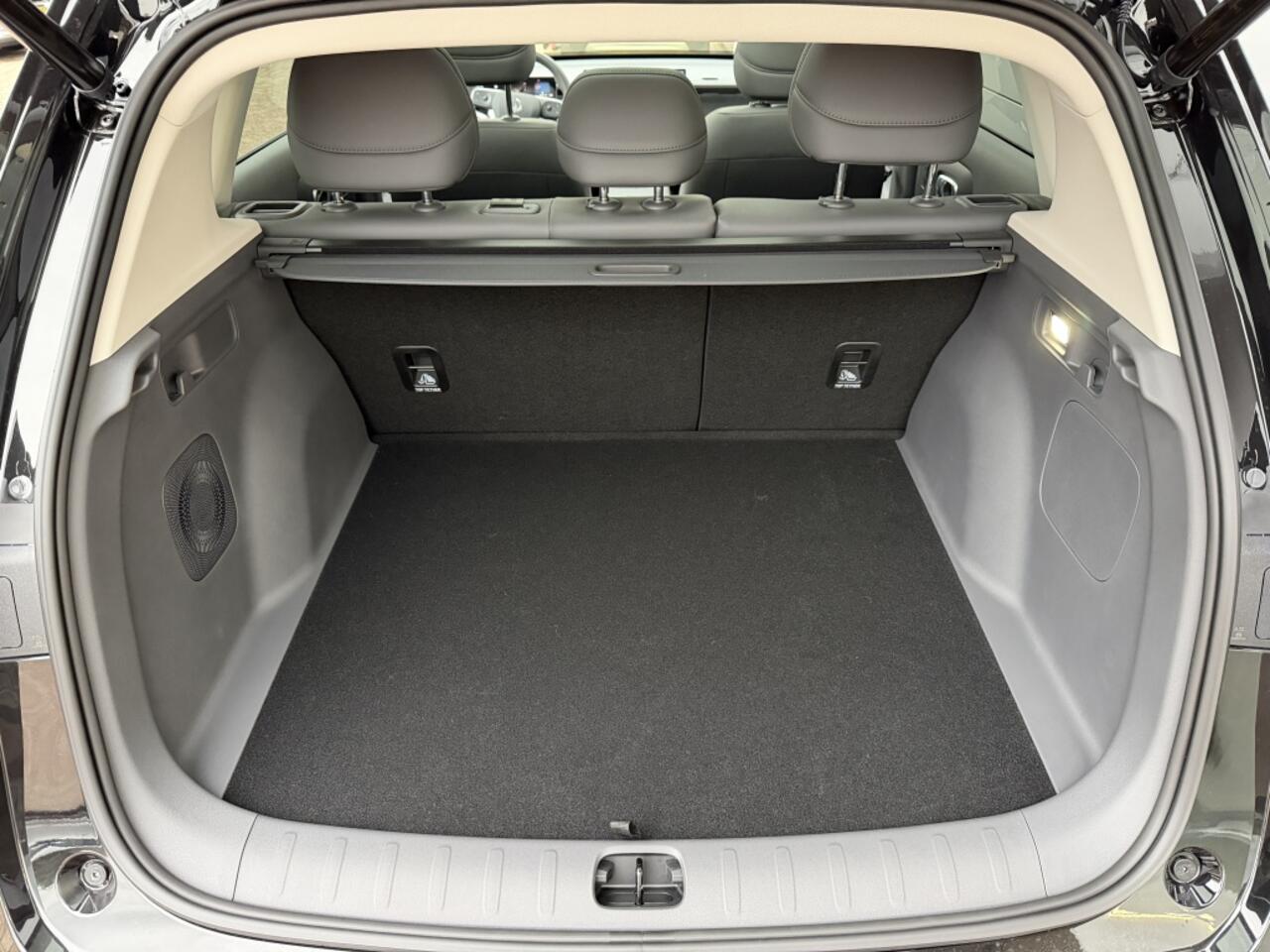 Leapmotor B10 Design ProMax 67.1 | Boek nu uw proefrit!