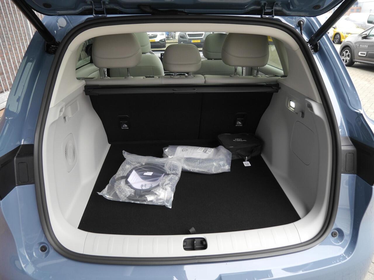 Leapmotor B10 Design ProMax 67.1 kWh Licht interieur | Wltp 434km | 750kg trekgewicht | Stoel en stuur verwarming | 360 graden camera | Lederen bekleding | Panoramadak | Led | Regensensor | Sfeerverlichting | Elektrisch verstelbare voorstoelen