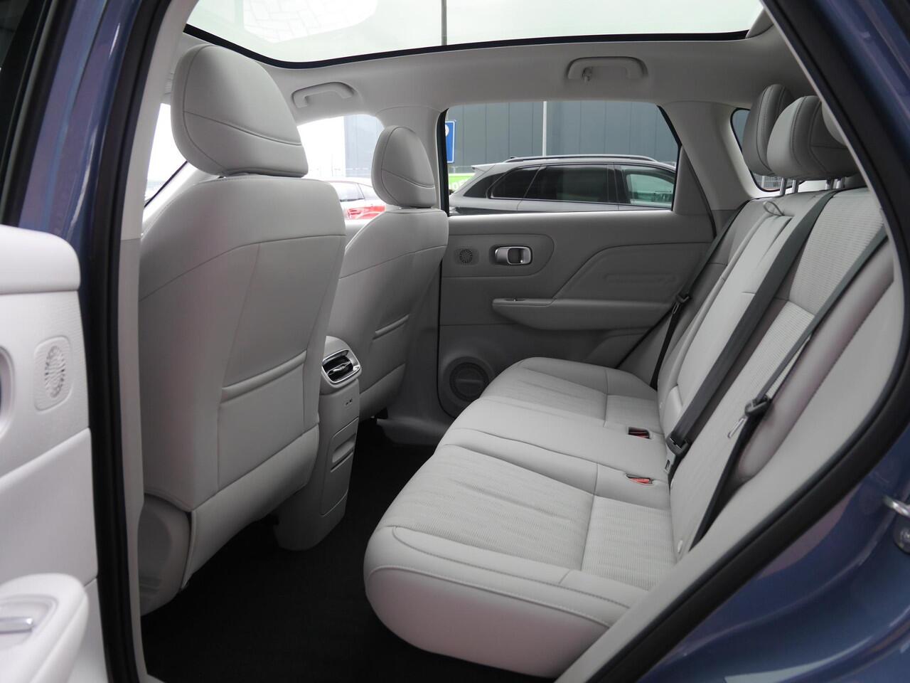 Leapmotor B10 Design ProMax 67.1 kWh Licht interieur | Wltp 434km | 750kg trekgewicht | Stoel en stuur verwarming | 360 graden camera | Lederen bekleding | Panoramadak | Led | Regensensor | Sfeerverlichting | Elektrisch verstelbare voorstoelen