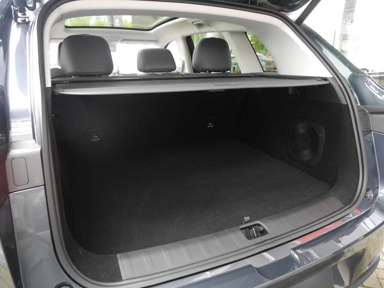 Leapmotor C10 REEV Design 28.4 kWh | Nieuwe auto | Gecombineerde actieradius WLTP 974km | 1500 kg Trekgewicht | Diverse kleuren leverbaar | Full options | Stuurverwarming | Stoelverwarming en koeling | Elektrisch verstelbare voorstoelen | Navigatie | Keyless entry & st