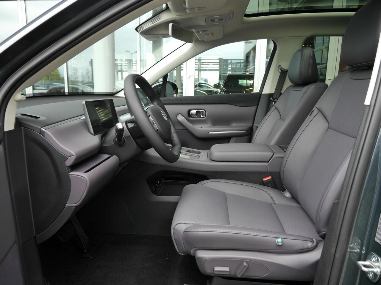 Leapmotor C10 REEV Design 28.4 kWh | Nieuwe auto | Gecombineerde actieradius WLTP 974km | 1500 kg Trekgewicht | Diverse kleuren leverbaar | Full options | Stuurverwarming | Stoelverwarming en koeling | Elektrisch verstelbare voorstoelen | Navigatie | Keyless entry & st