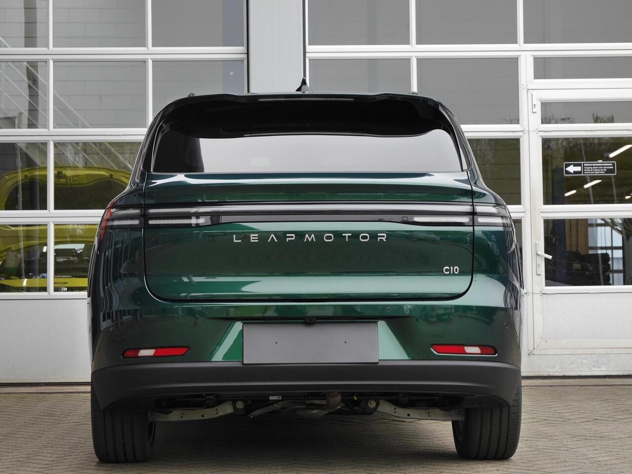 Leapmotor C10 REEV Design 28.4 kWh | Nieuwe auto | Gecombineerde actieradius WLTP 974km | 1500 kg Trekgewicht | Diverse kleuren leverbaar | Full options | Stuurverwarming | Stoelverwarming en koeling | Elektrisch verstelbare voorstoelen | Navigatie | Keyless entry & st