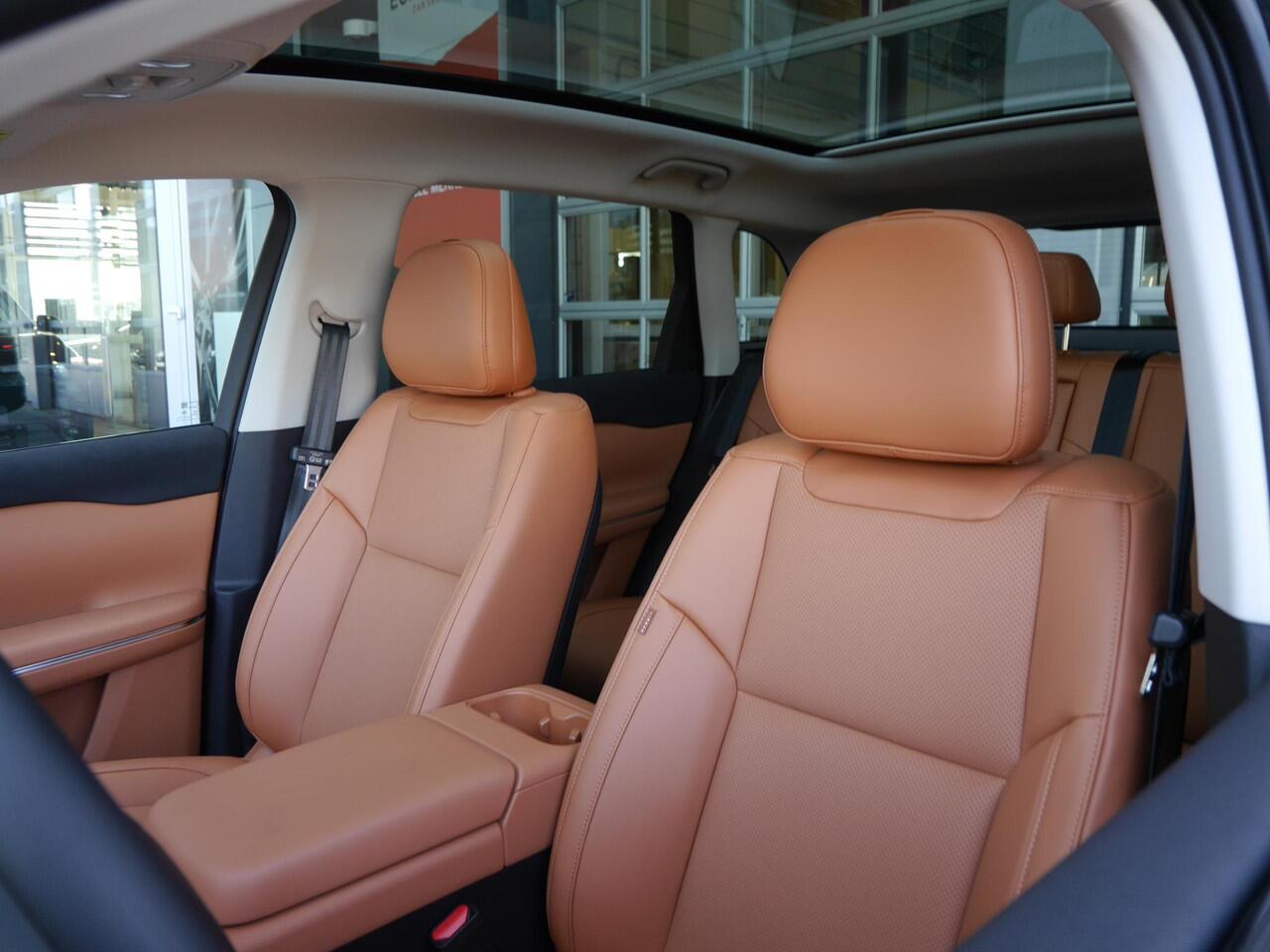 Leapmotor C10 Design 69.9 kWh | Demo | Wltp 420km | 1500 kg Trekgewicht | Diverse kleuren leverbaar | Full options | Stuurverwarming | Stoelverwarming en koeling | Elektrisch verstelbare voorstoelen | Navigatie | Keyless entry & start | 20 inch lichtmetalen velgen | L