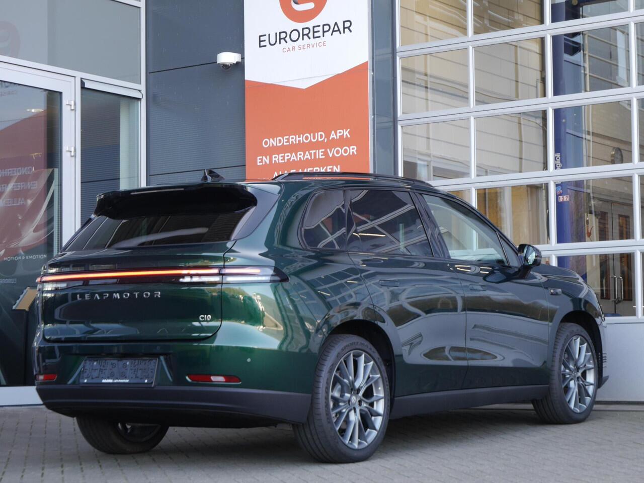 Leapmotor C10 Design 69.9 kWh | Demo | Wltp 420km | 1500 kg Trekgewicht | Diverse kleuren leverbaar | Full options | Stuurverwarming | Stoelverwarming en koeling | Elektrisch verstelbare voorstoelen | Navigatie | Keyless entry & start | 20 inch lichtmetalen velgen | L