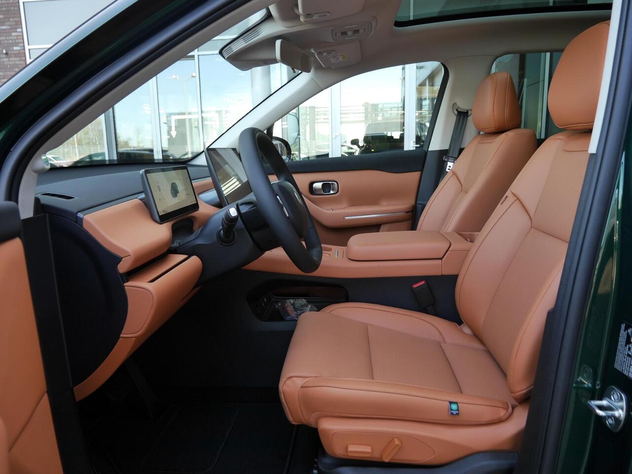 Leapmotor C10 Design 69.9 kWh | Demo | Wltp 420km | 1500 kg Trekgewicht | Diverse kleuren leverbaar | Full options | Stuurverwarming | Stoelverwarming en koeling | Elektrisch verstelbare voorstoelen | Navigatie | Keyless entry & start | 20 inch lichtmetalen velgen | L