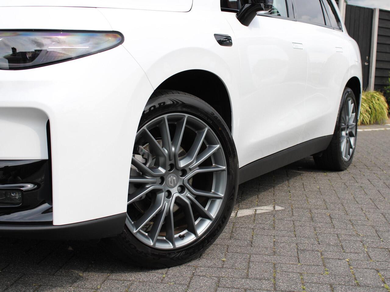 Leapmotor C10 REEV Design 28.4 kWh 215PK Automaat Camera systeem rondom, Stoelverwarming/koeling, Panoramadak, Navigatie