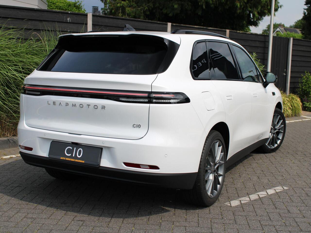 Leapmotor C10 REEV Design 28.4 kWh 215PK Automaat Camera systeem rondom, Stoelverwarming/koeling, Panoramadak, Navigatie