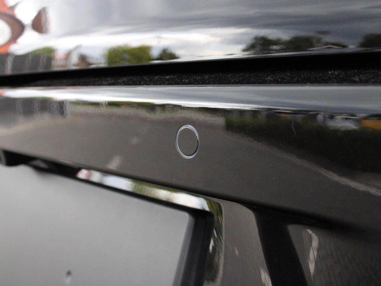 Leapmotor C10 REEV Design 28.4 kWh 215PK Automaat Camera systeem rondom, Stoelverwarming/koeling, Panoramadak, Navigatie