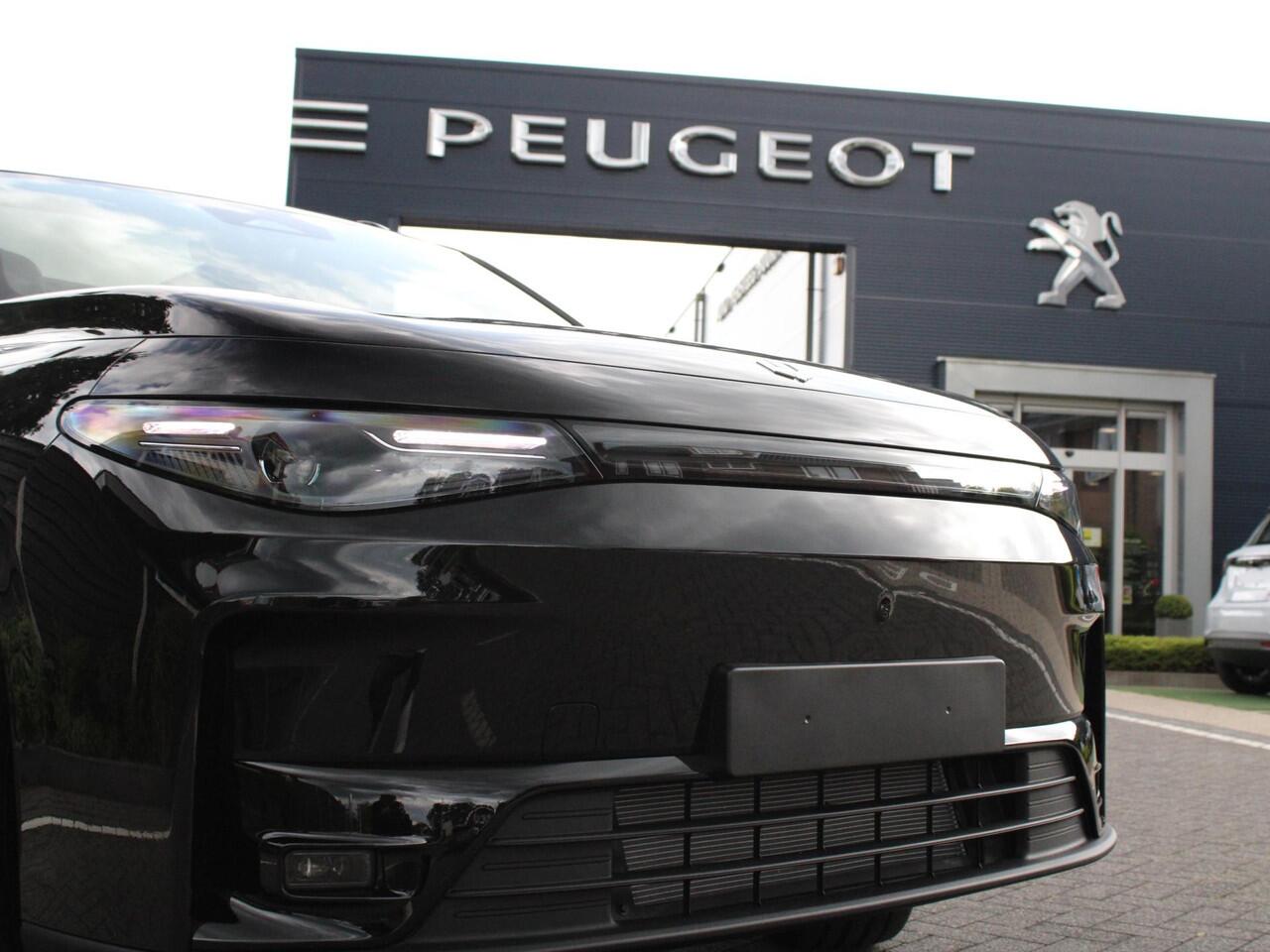 Leapmotor C10 REEV Design 28.4 kWh 215PK Automaat Camera systeem rondom, Stoelverwarming/koeling, Panoramadak, Navigatie