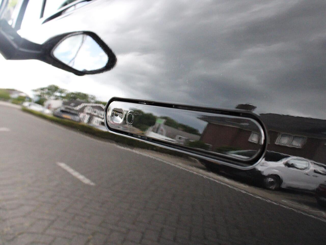 Leapmotor C10 REEV Design 28.4 kWh 215PK Automaat Camera systeem rondom, Stoelverwarming/koeling, Panoramadak, Navigatie