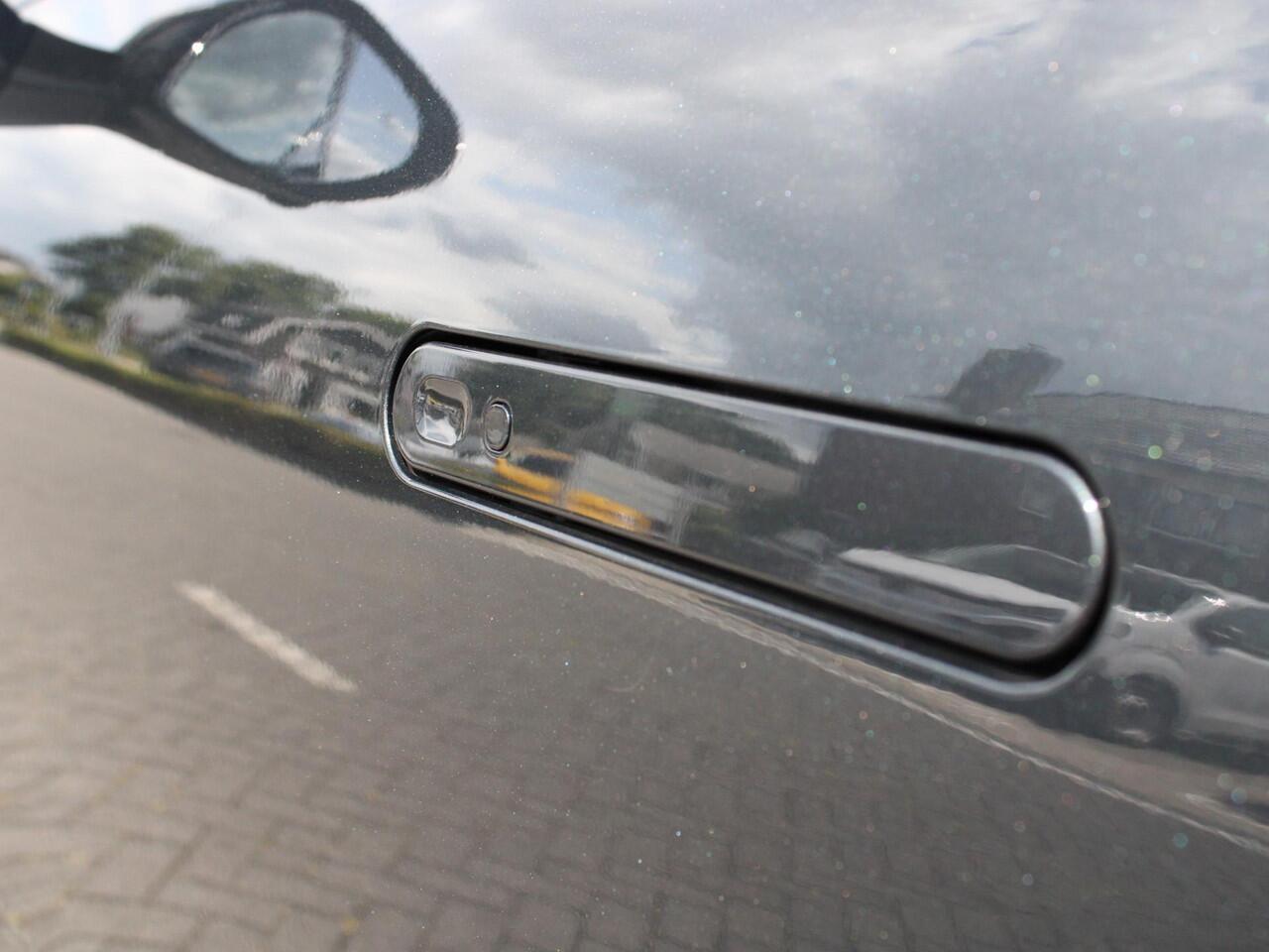 Leapmotor C10 Design Pro 69.9 kWh 218PK Automaat Camera systeem rondom, Stoelverwarming/koeling, Panoramadak, Navigatie