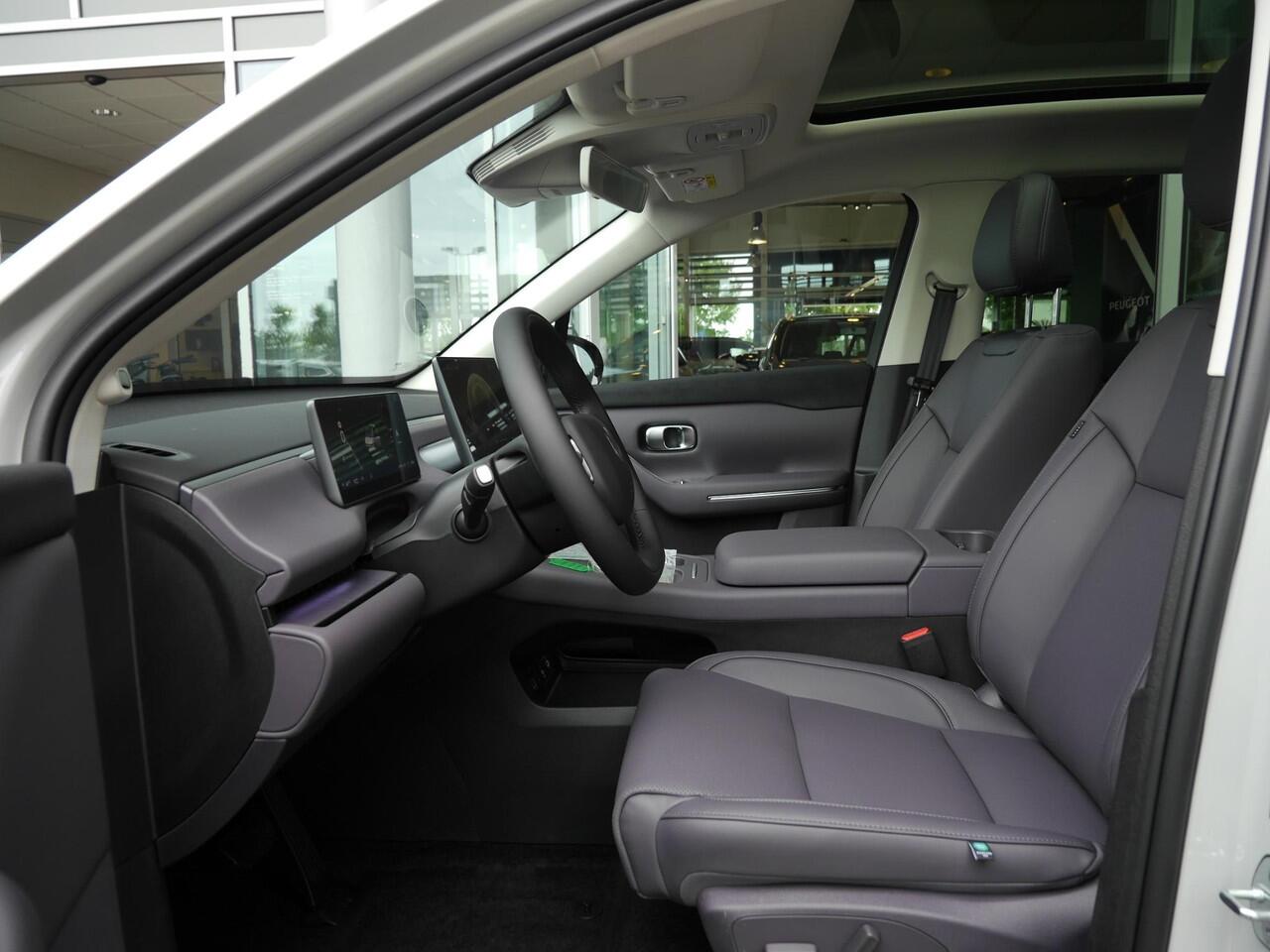 Leapmotor C10 REEV Design 28.4 kWh | Nieuwe auto | Gecombineerde actieradius WLTP 974km | 1500 kg Trekgewicht | Diverse kleuren leverbaar | Full options | Stuurverwarming | Stoelverwarming en koeling | Elektrisch verstelbare voorstoelen | Navigatie | Keyless entry & st