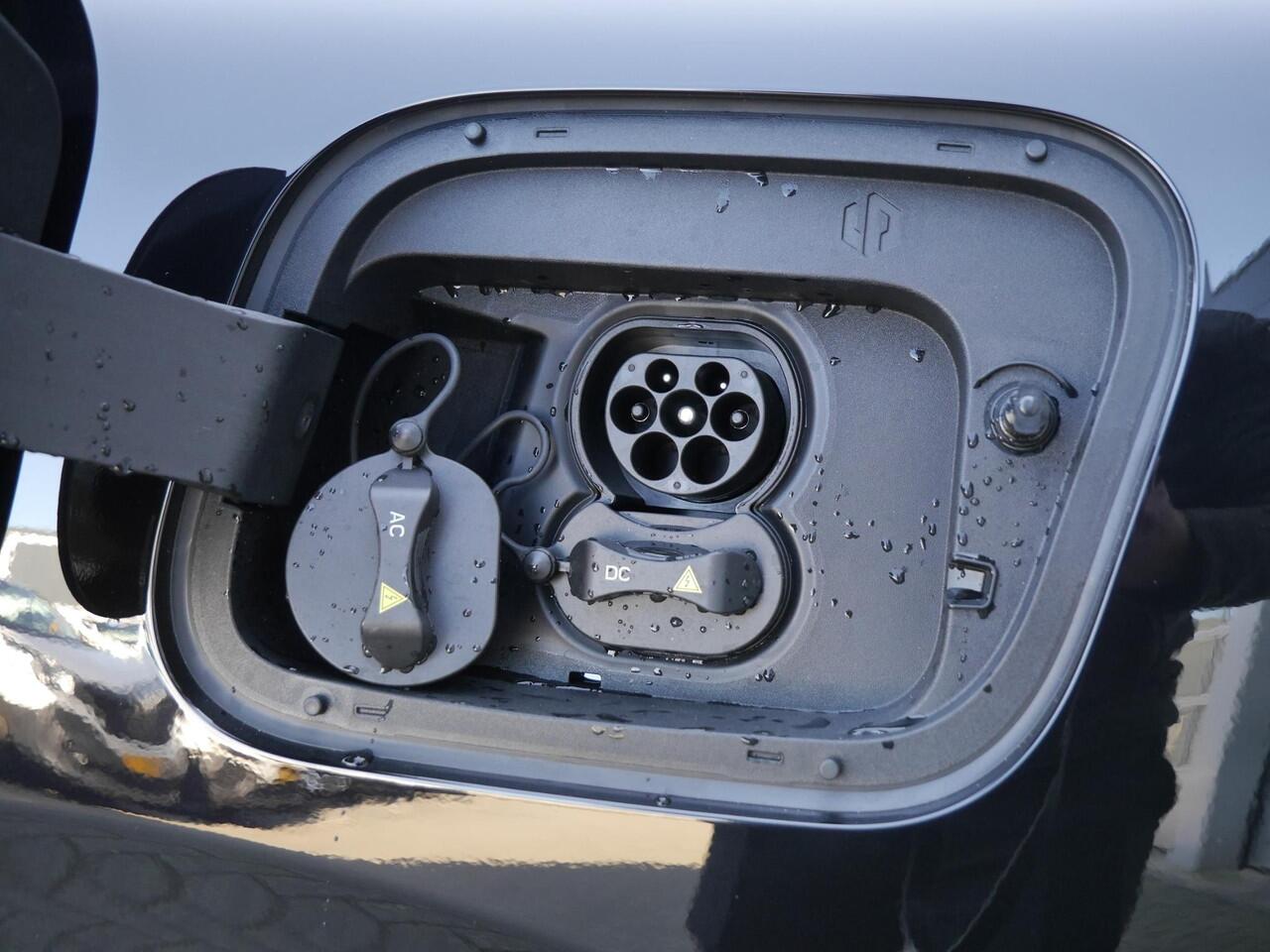 Leapmotor C10 REEV Design 28.4 kWh | Demo | Gecombineerde actieradius WLTP 974km | 1500 kg Trekgewicht | Diverse kleuren leverbaar | Full options | Stuurverwarming | Stoelverwarming en koeling | Elektrisch verstelbare voorstoelen | Navigatie | Keyless entry & start | 2