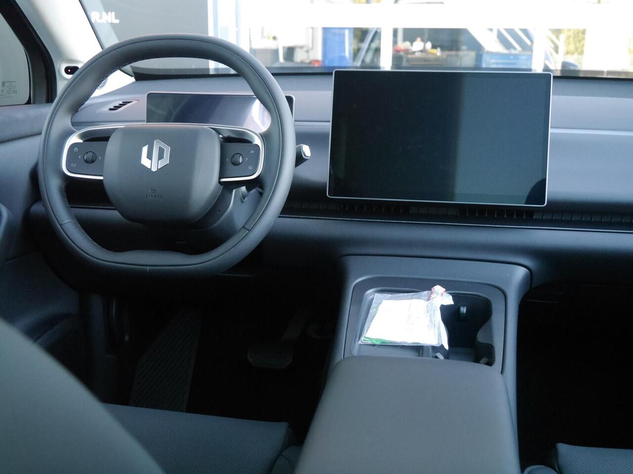 Leapmotor C10 Design 69.9 kWh | uit Voorraad leverbaar | Panoramadak | Elektrische achterklep | 20inch velgen | Camera voor en achter | Lederen bekleding