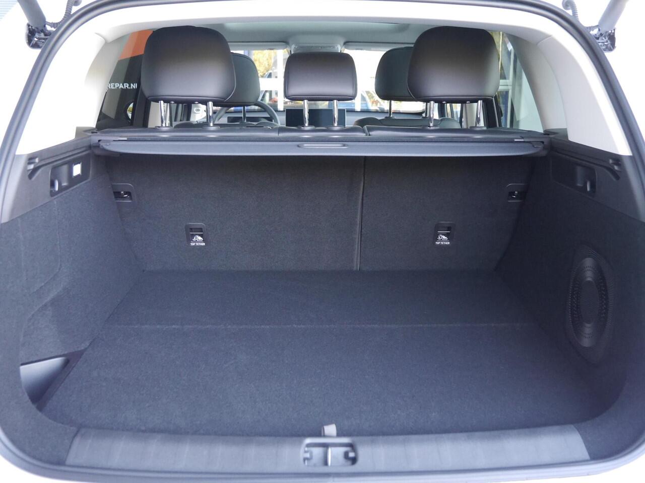 Leapmotor C10 Design 69.9 kWh | uit Voorraad leverbaar | Panoramadak | Elektrische achterklep | 20inch velgen | Camera voor en achter | Lederen bekleding