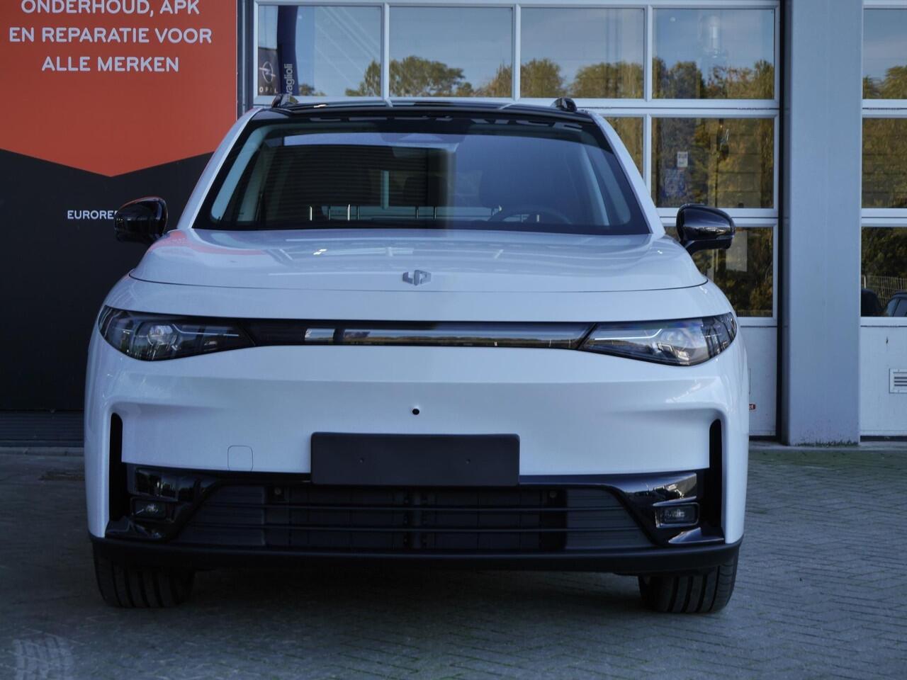 Leapmotor C10 Design 69.9 kWh | uit Voorraad leverbaar | Panoramadak | Elektrische achterklep | 20inch velgen | Camera voor en achter | Lederen bekleding