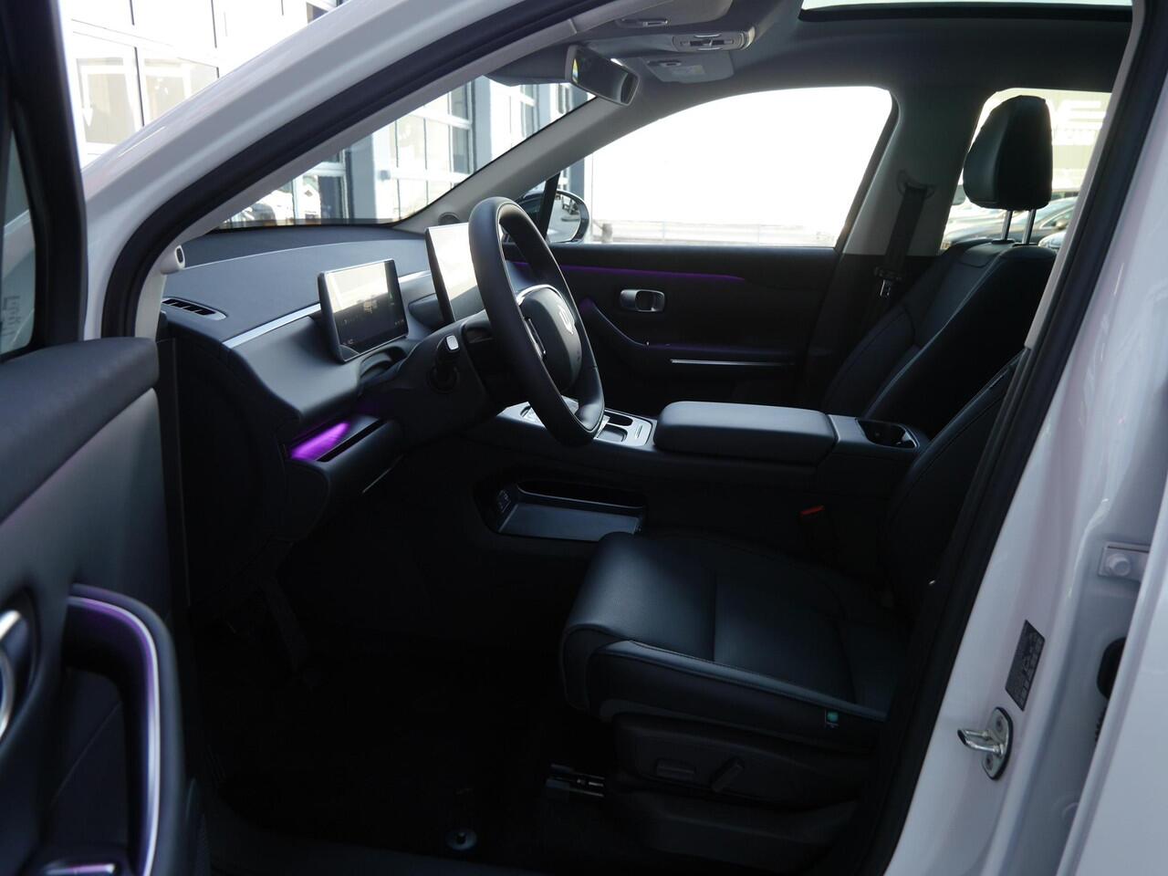 Leapmotor C10 Design 69.9 kWh | uit Voorraad leverbaar | Panoramadak | Elektrische achterklep | 20inch velgen | Camera voor en achter | Lederen bekleding