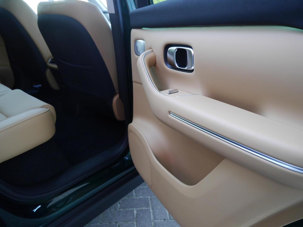 Leapmotor C10 Design 69.9 kWh | Panoramdak | 20inch | elektrisch bedienbare achterklep | Snel leverbaar | Camera v+a | Zeer veel ruimte!