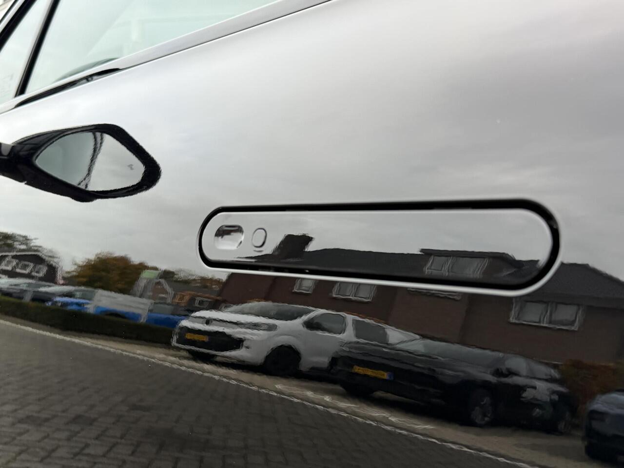 Leapmotor C10 Design Pro 69.9 kWh 218PK Automaat Camera systeem rondom, Stoelverwarming/koeling, Panoramadak, Navigatie