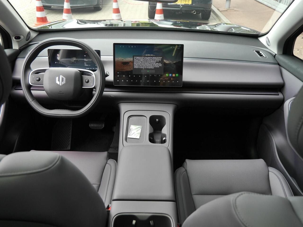 Leapmotor C10 REEV Design 28.4 kWh | Nieuwe auto | Gecombineerde actieradius WLTP 974km | 1500 kg Trekgewicht | Diverse kleuren leverbaar | Full options | Stuurverwarming | Stoelverwarming en koeling | Elektrisch verstelbare voorstoelen | Navigatie | Keyless entry & st