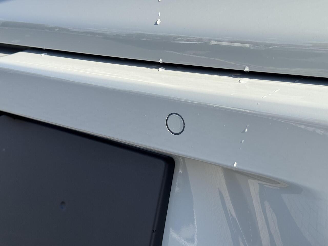 Leapmotor C10 REEV Design 28.4 kWh 215PK Automaat Navigatie, Camera 360, Lichtmetalen velgen, Elektrische Achterklep, Kunstlederen bekleding, Stoel Verwarming & Ventilatie