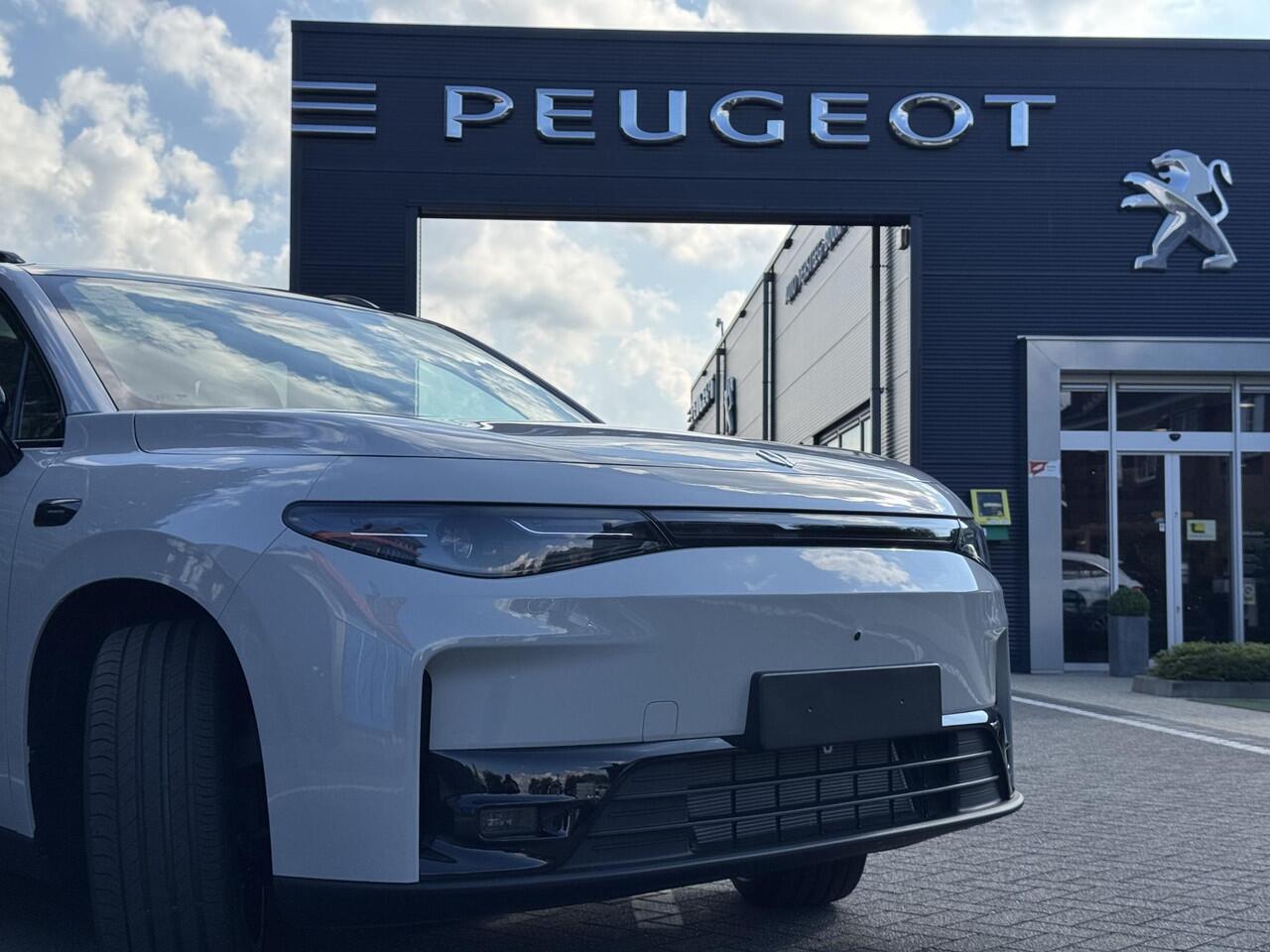 Leapmotor C10 REEV Design 28.4 kWh 215PK Automaat Navigatie, Camera 360, Lichtmetalen velgen, Elektrische Achterklep, Kunstlederen bekleding, Stoel Verwarming & Ventilatie