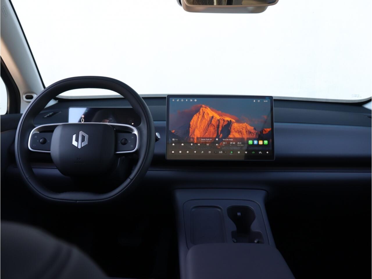 Leapmotor C10 Design ProMax 81.9 kWh 300 PK | Black | 360cam | Glazen Dak