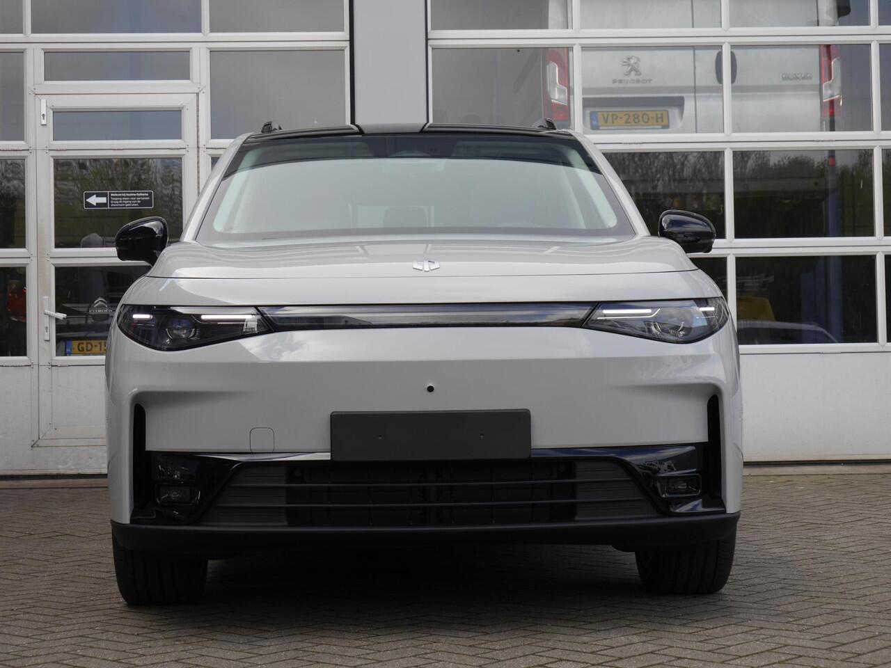 Leapmotor C10 Design Pro 69.9 kWh | Nieuw | Uit voorraad | Panoramadak | Camera | 1500 Trekgewicht | Lederenbekleding | Elektrische achterklep