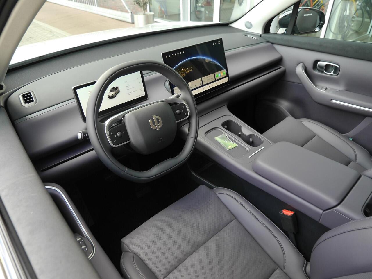 Leapmotor C10 Design Pro 69.9 kWh | Nieuw | Uit voorraad | Panoramadak | Camera | 1500 Trekgewicht | Lederenbekleding | Elektrische achterklep