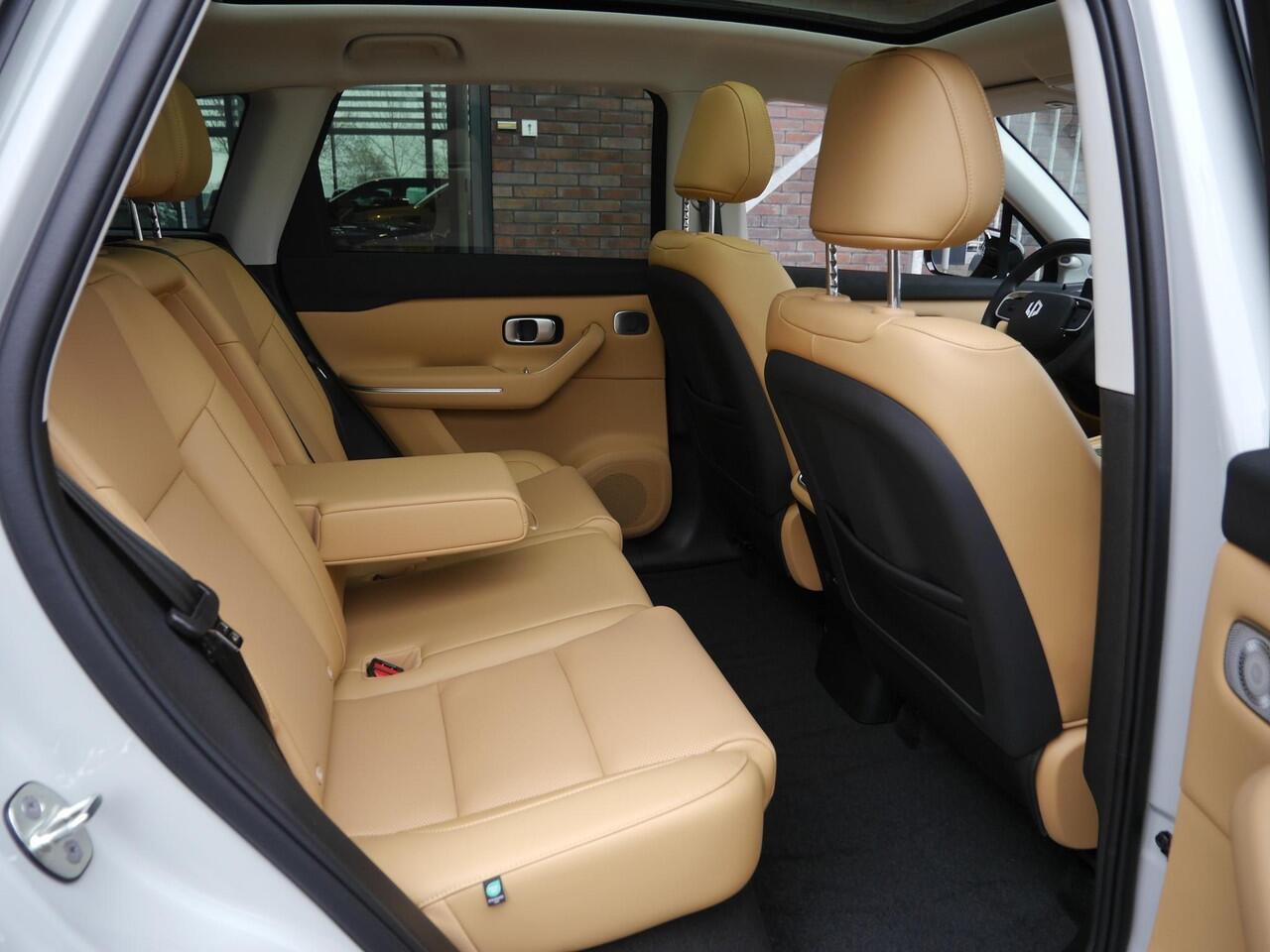 Leapmotor C10 Design Pro 69.9 kWh | Panoramdak | 20inch | elektrisch bedienbare achterklep | Snel leverbaar | Camera v+a | Zeer veel ruimte!