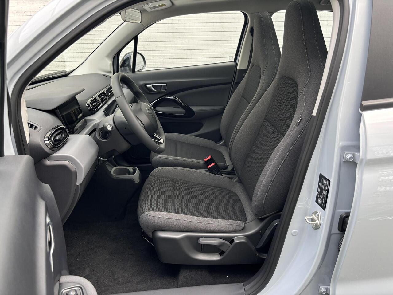 Leapmotor T03 5-deurs Design EV 37,3kWh 95pk AUTOMAAT | CAMERA | CLIMA | PANODAK | ADAPTIVE CRUISE | DODEHOEKBEW. | LM-VELGEN | NAVI |