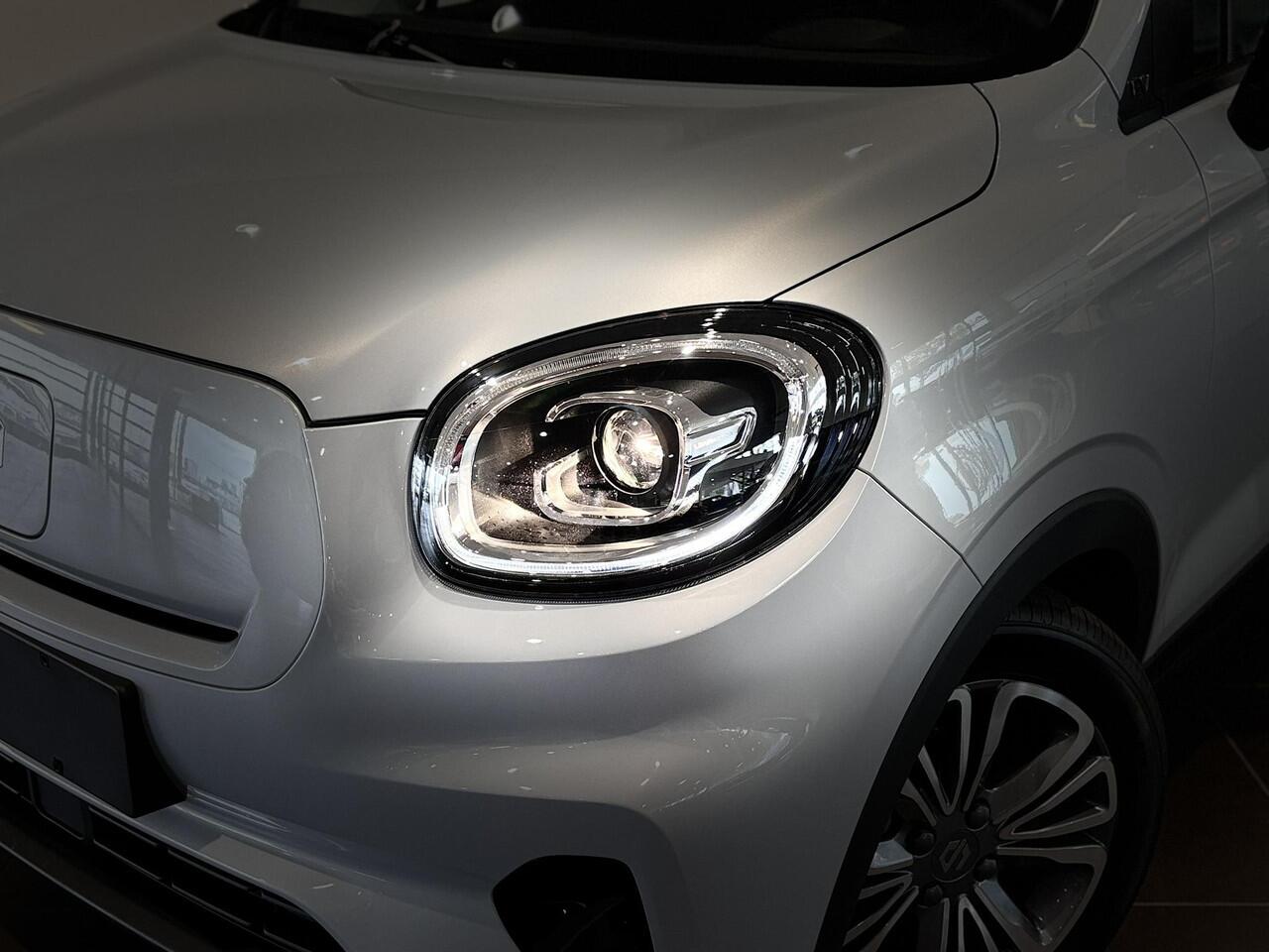 Leapmotor T03 5-deurs Design EV 37,3kWh 95pk AUTOMAAT | CAMERA | CLIMA | PANODAK | ADAPTIVE CRUISE | DODEHOEKBEW. | LM-VELGEN | NAVI |