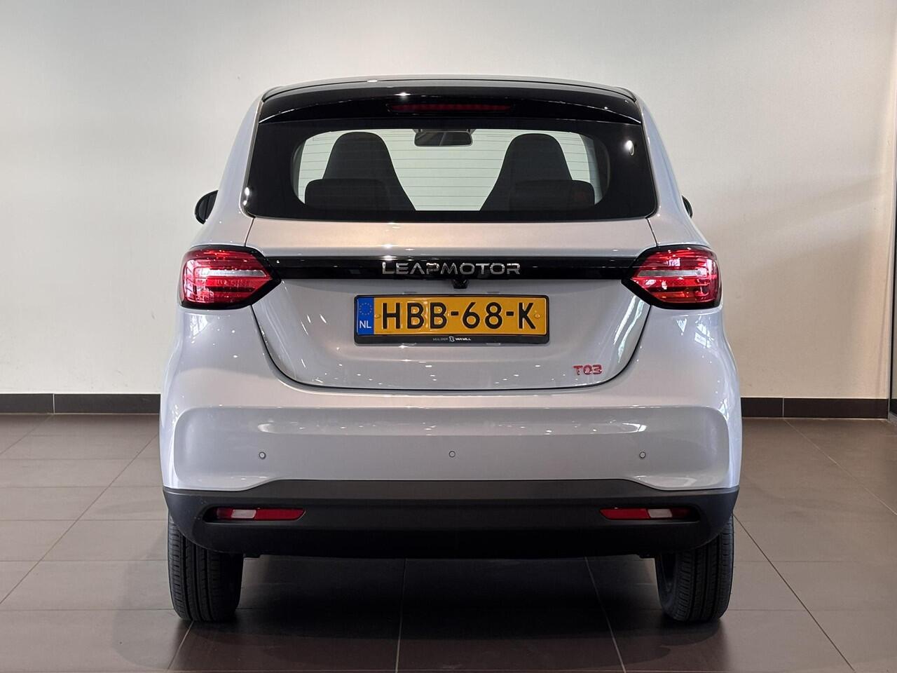 Leapmotor T03 5-deurs Design EV 37,3kWh 95pk AUTOMAAT | CAMERA | CLIMA | PANODAK | ADAPTIVE CRUISE | DODEHOEKBEW. | LM-VELGEN | NAVI |