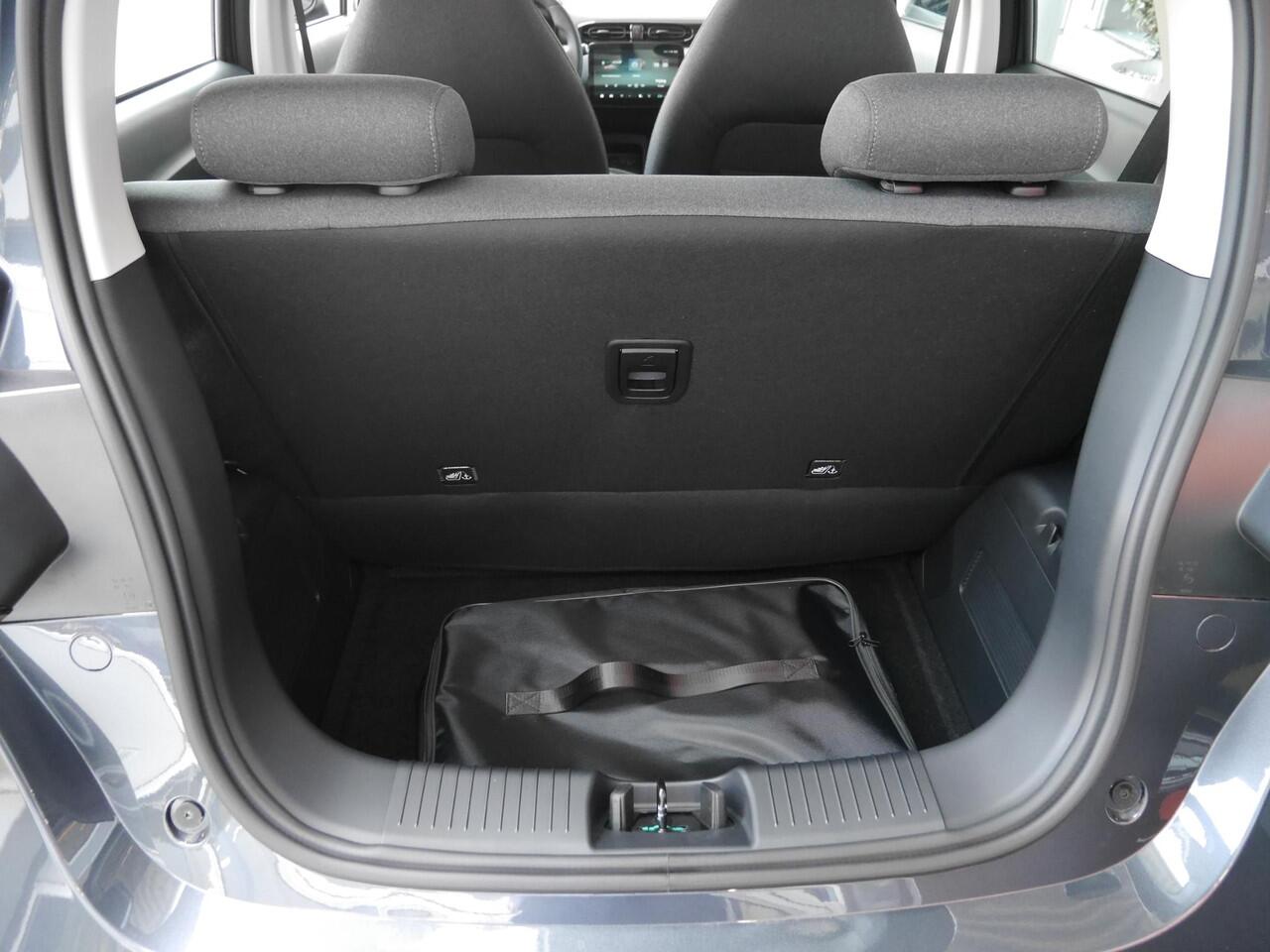 Leapmotor T03 Design 37.3 kWh | Nieuwe auto | Snel leverbaar! | Actieradius van 265 km (WLTP) Gecombineerd | Camera | Panoramadak | Adaptive cruise control | Dodehoek detectie | Lichtmetalen velgen