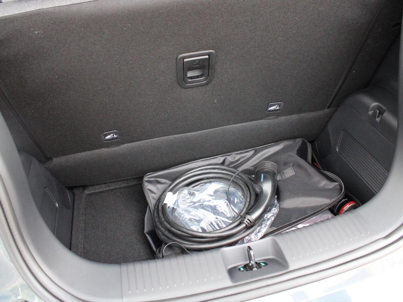 Leapmotor T03 Design 37.3 kWh 95PK Automaat Navigatie, Camera achter, Parkeerhulp achter, Audio, Keyless Start, Lichtmetalen velgen