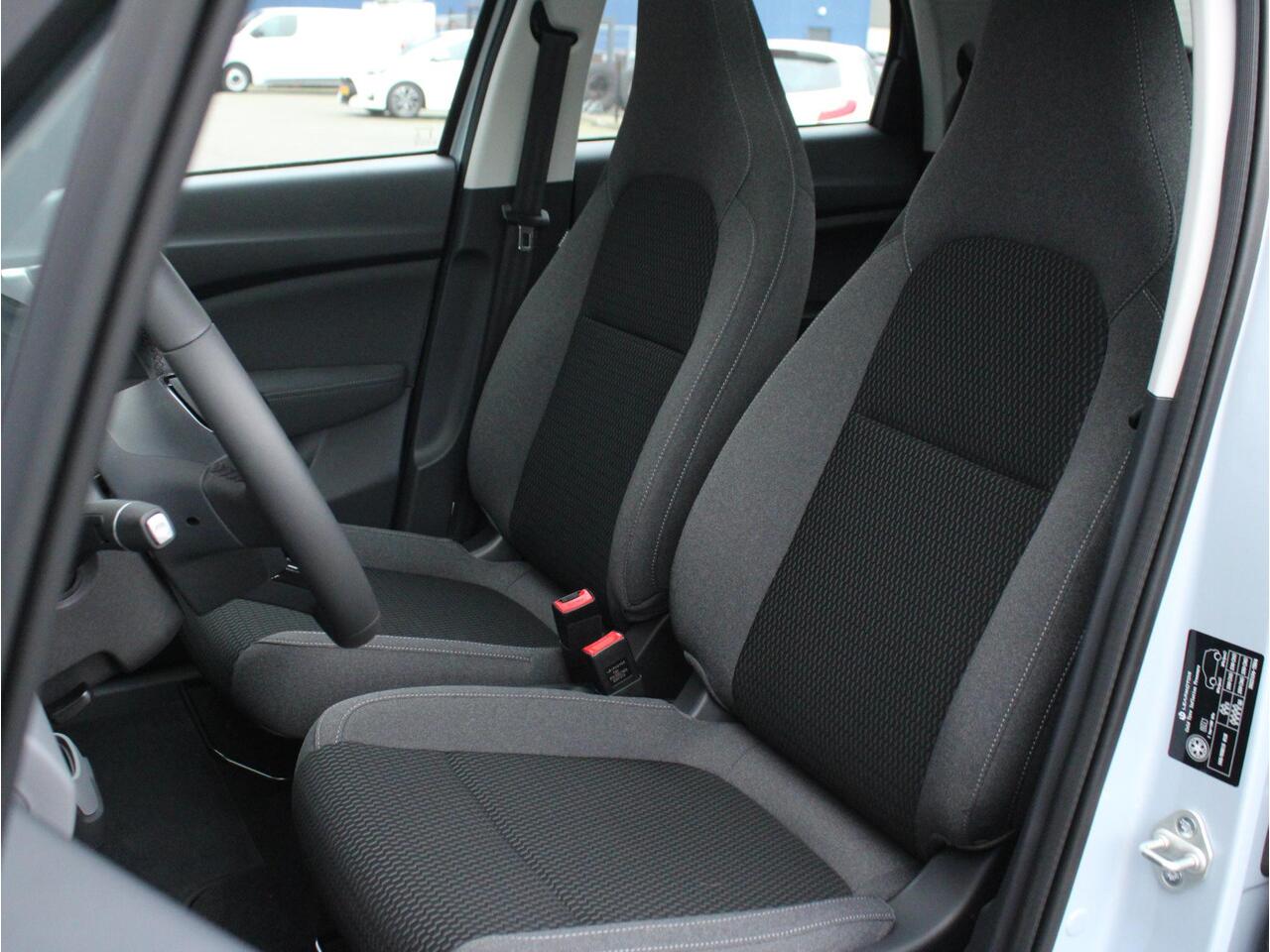 Leapmotor T03 Design 37.3 kWh 95PK Panoramadak, Cruise Control, Achteruitrijcamera, Navigatie