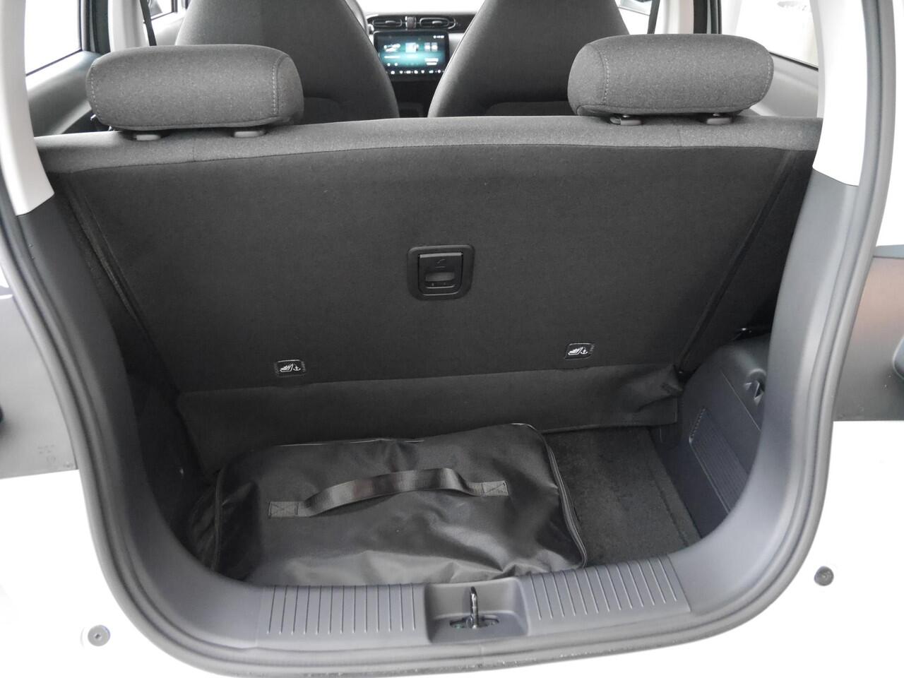 Leapmotor T03 Design 37.3 kWh | Snel leverbaar | Camera | Panorama dak | Adaptieve cruise control | Dodehoek detectie | Lichtmetalen velgen