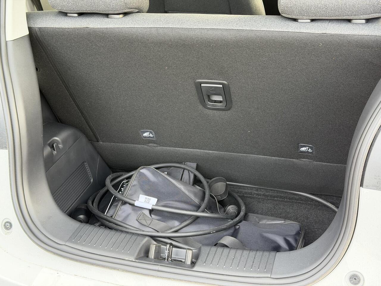 Leapmotor T03 Design 37.3 kWh 95PK Automaat Navigatie, Camera achter, Parkeerhulp achter, Audio, Keyless Start, Lichtmetalen velgen