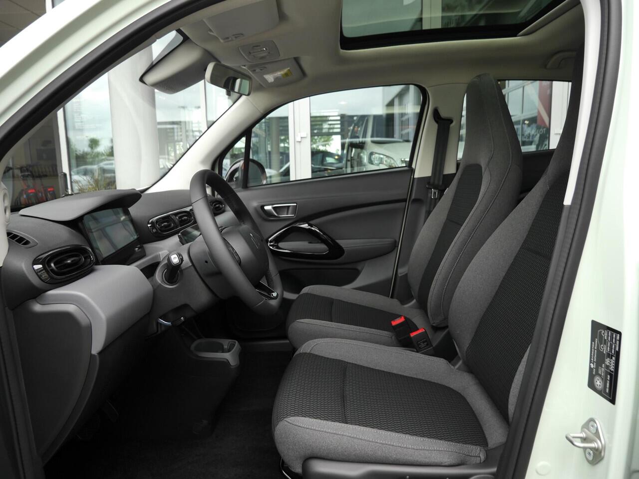 Leapmotor T03 Design 37.3 kWh | Nieuw | Snel leverbaar | Camera | Panoramadak | Adaptive cruise control | Dodehoek detectie | Lichtmetalen velgen