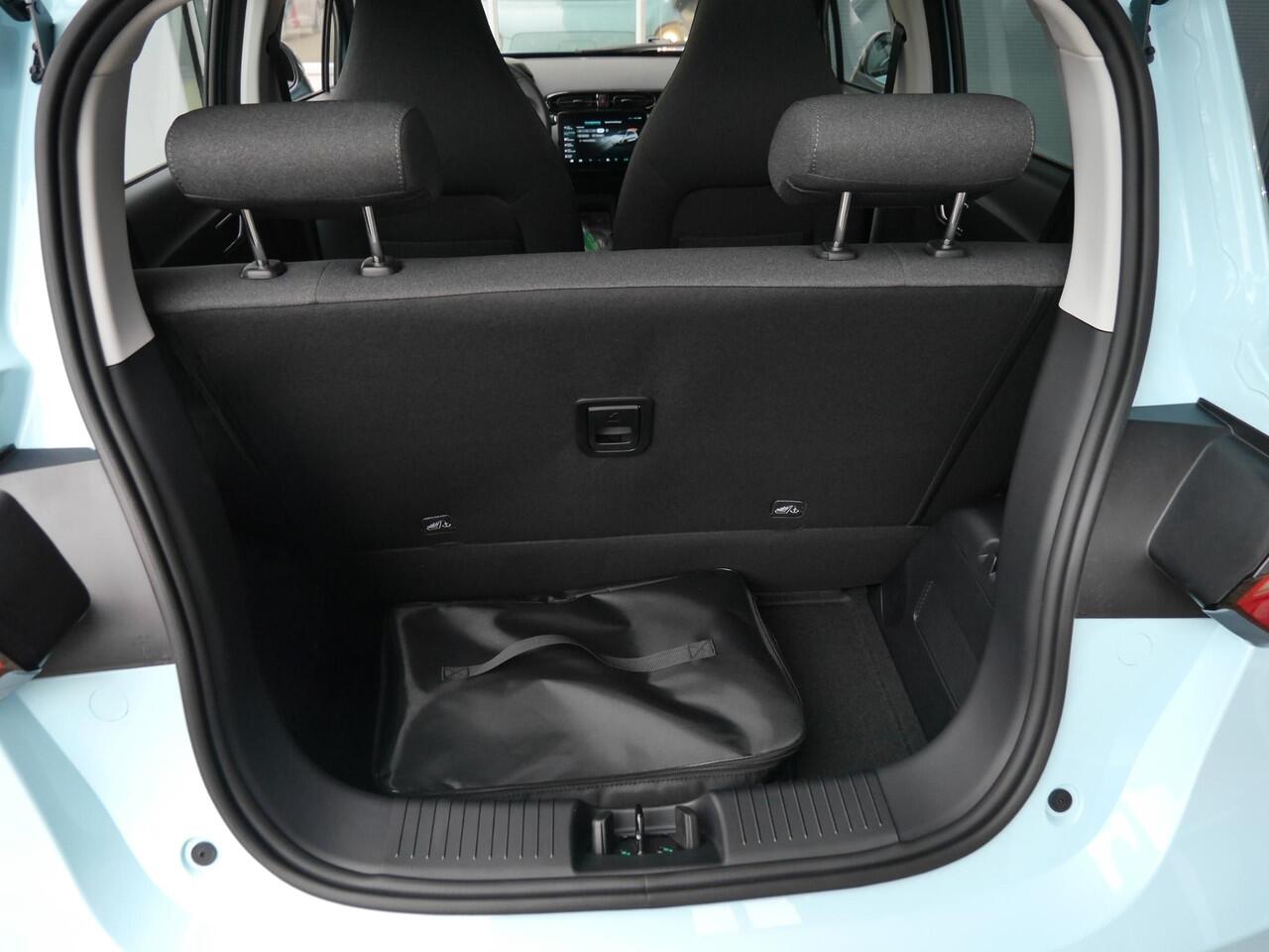 Leapmotor T03 Design 37.3 kWh | Nieuw | Snel leverbaar | Camera | Panoramadak | Adaptive cruise control | Dodehoek detectie | Lichtmetalen velgen