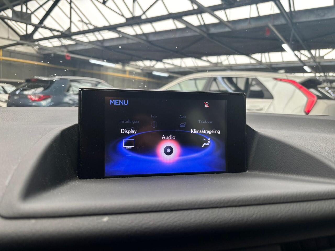 Lexus CT 200h Business Edition met speciaal sport interieur, zeer nette auto Garantie tot 2029