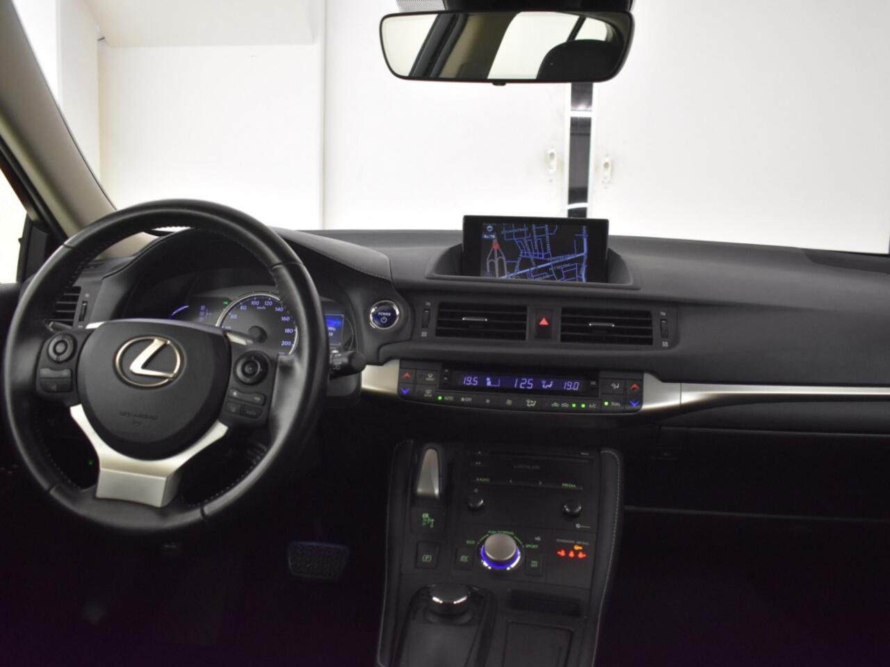 Lexus CT 200h Business Line | Adapt. cruise | Trekhaak | Navigatie |