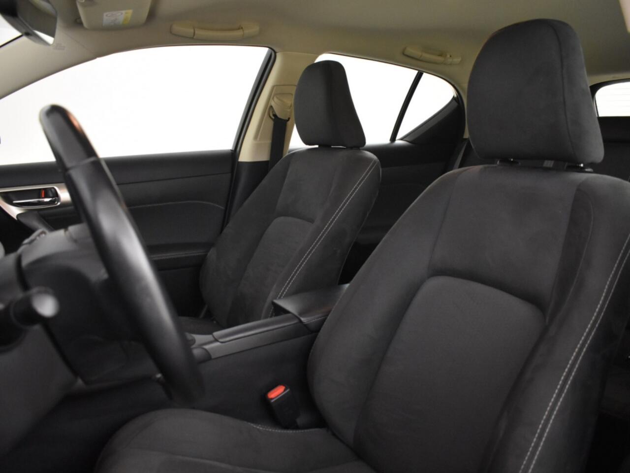 Lexus CT 200h Business Line | Adapt. cruise | Trekhaak | Navigatie |