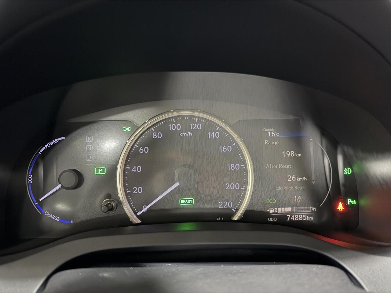 Lexus CT 200h Sport Edition | Alcantara bekleding | Parkeersensoren V+A | Camera | Navigatie | Cruisecontrol