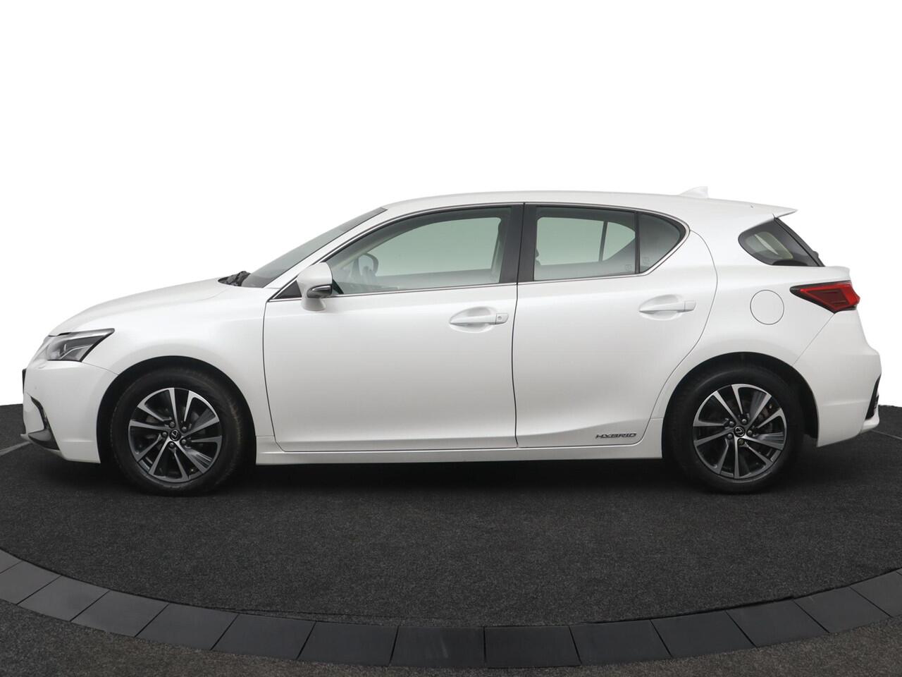 Lexus CT 200h Ultimate Edition | Adaptive Cruise Control | Lane Assist | Premium navigatie | Parkeersensoren