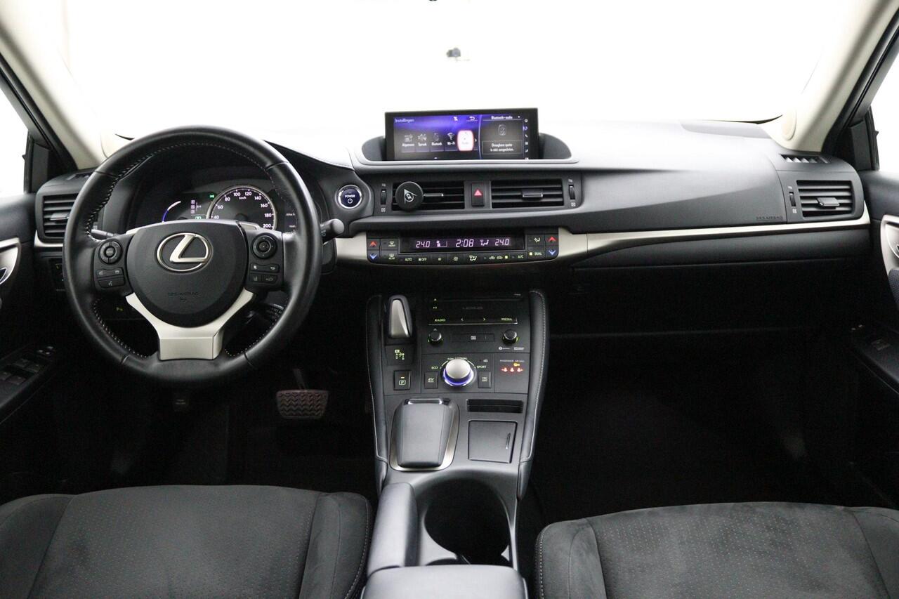 Lexus CT 200h Ultimate Edition | Adaptive Cruise Control | Lane Assist | Premium navigatie | Parkeersensoren
