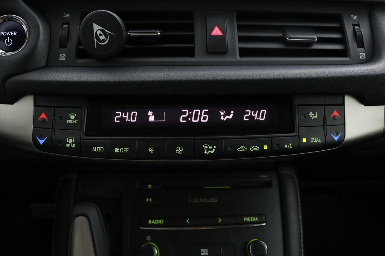 Lexus CT 200h Ultimate Edition | Adaptive Cruise Control | Lane Assist | Premium navigatie | Parkeersensoren